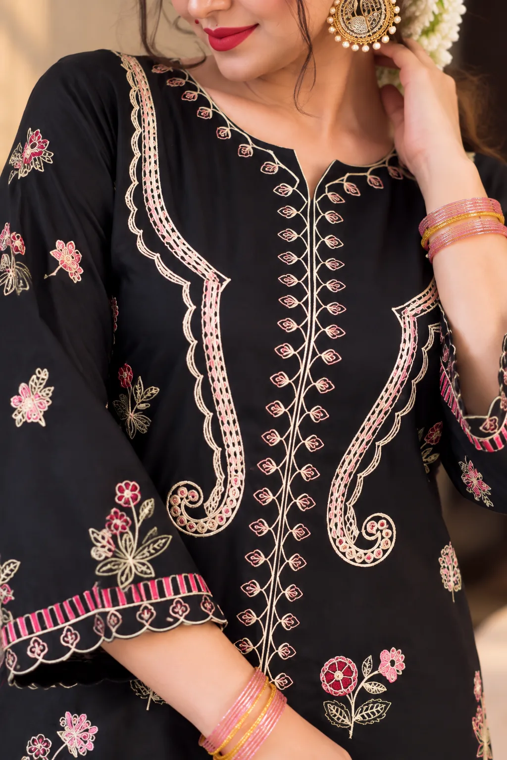 Anabia Black Embroidered 2-Piece