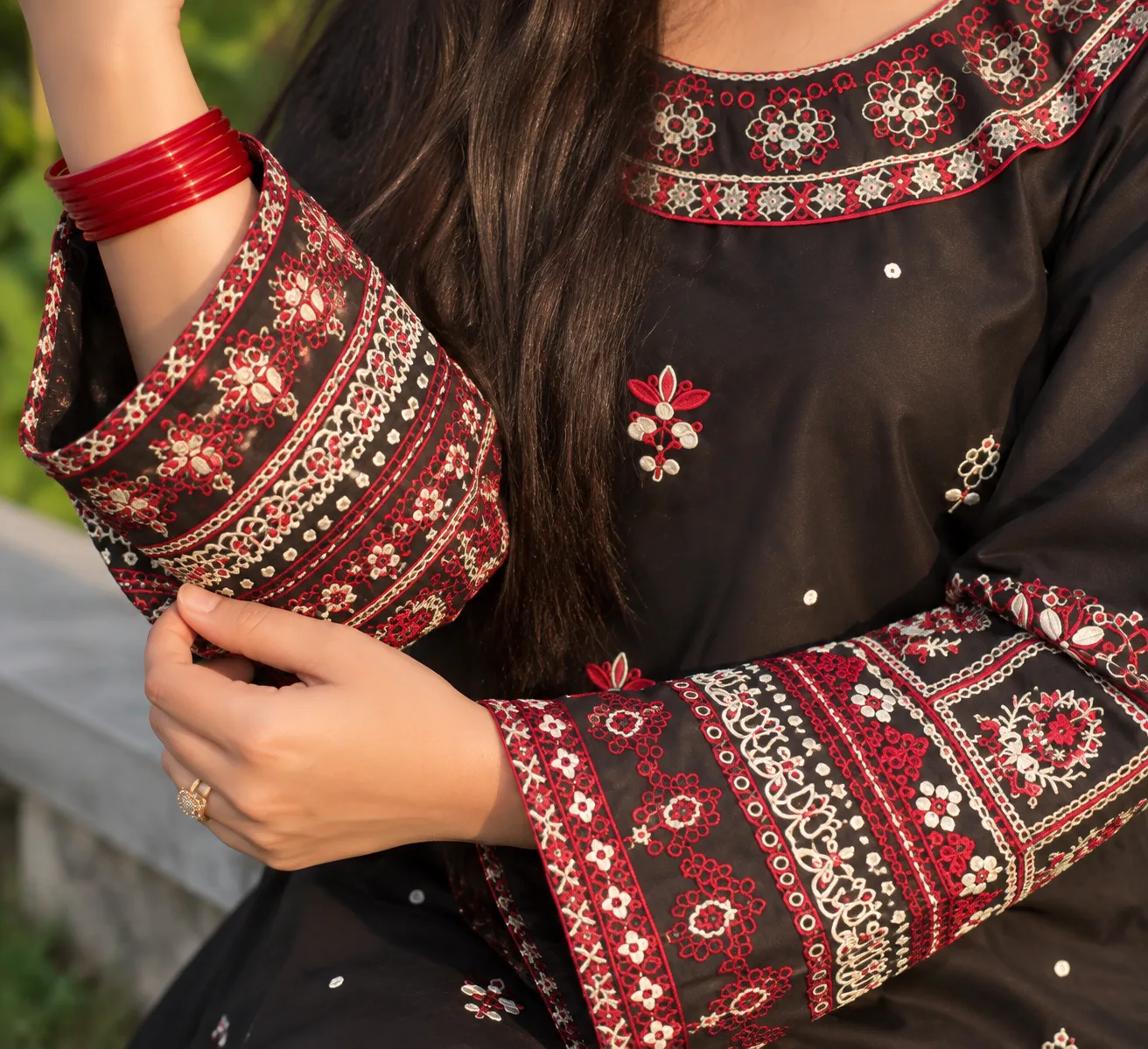 Noor-e-Gul Black Embroidered 2-Piece